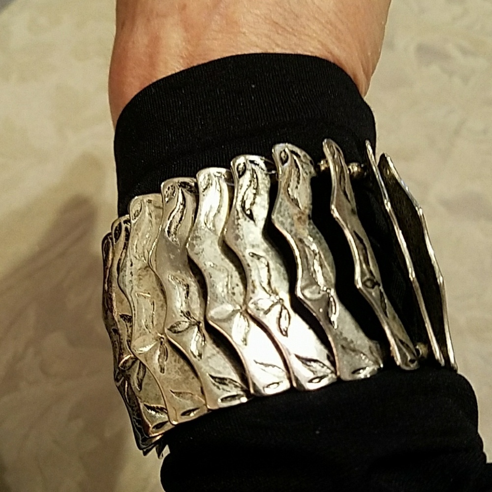 ANTIQUE LOOKING BRACELET